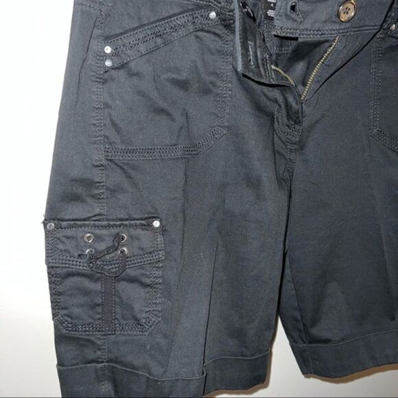 White House Black Market Black Women’s Shorts - Picture 3 of 7